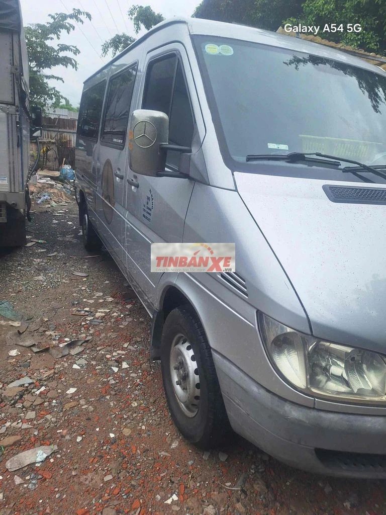 Mercedes-Benz Sprinter Van 6 chỗ Bạc