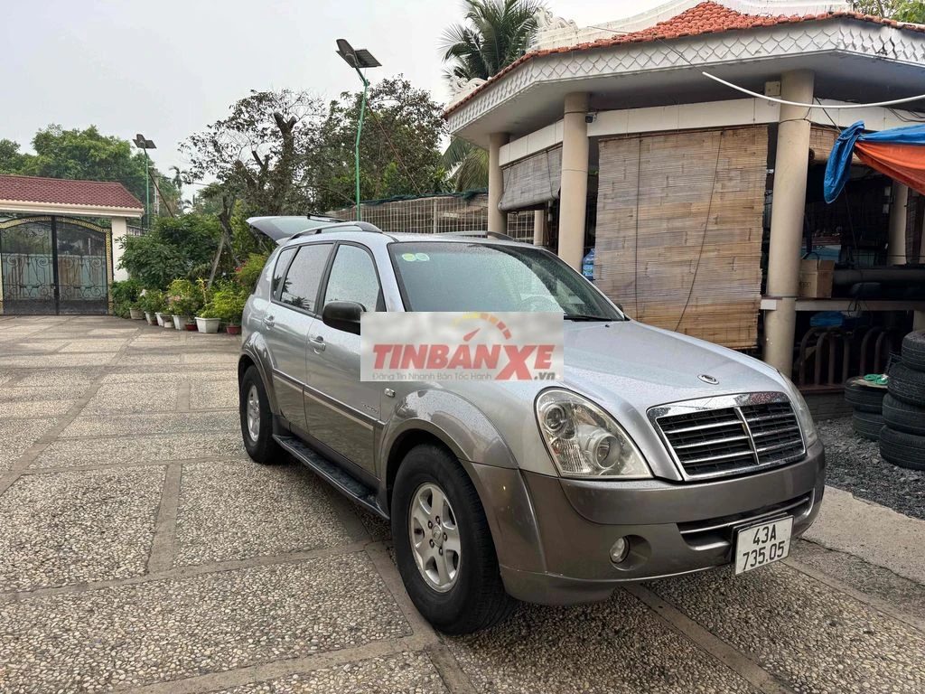 Ssangyong Rexton 2009 Bạc