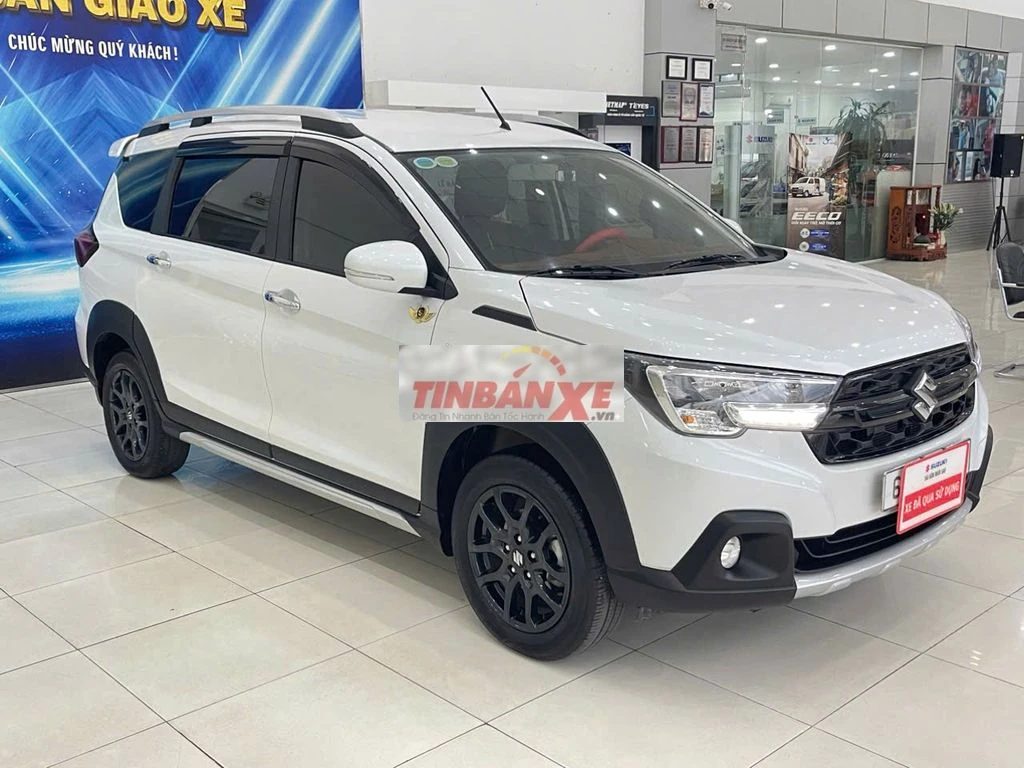 Suzuki XL7 Hybrid 2024. tiết kiệm hơn 100 triệu