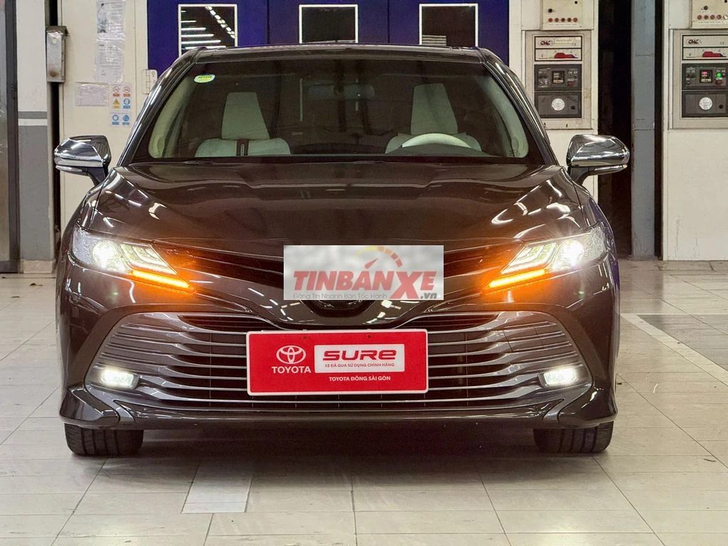 Toyota Camry 2019 2.5Q Ghi 62.900 km