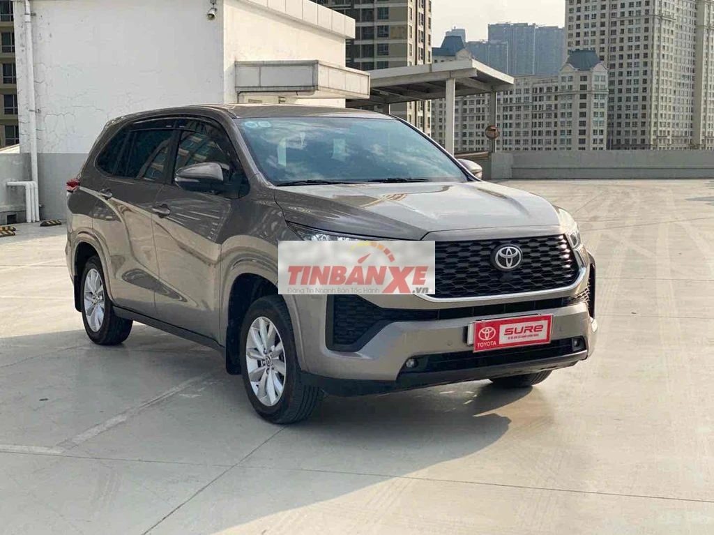 Toyota Innova Cross 2024 2.0V 39.000 km Đồng