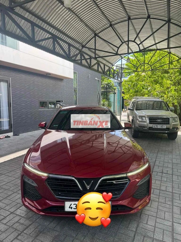 VinFast Lux A2.0 2022 Đỏ