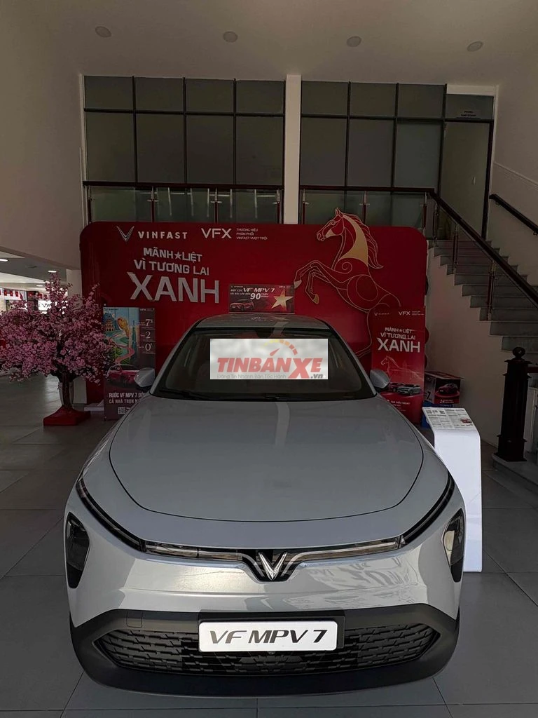 Mpv7 - tặng 2 năm bh / giảm 15triệu