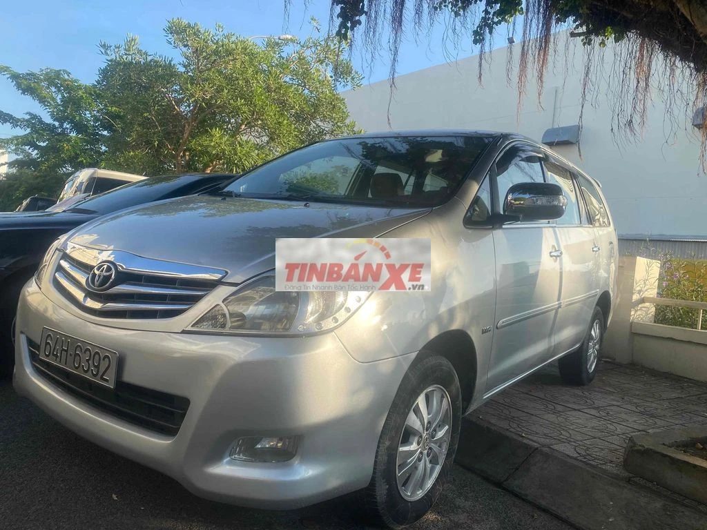 Toyota Innova 2009 Bạc 8 chỗ