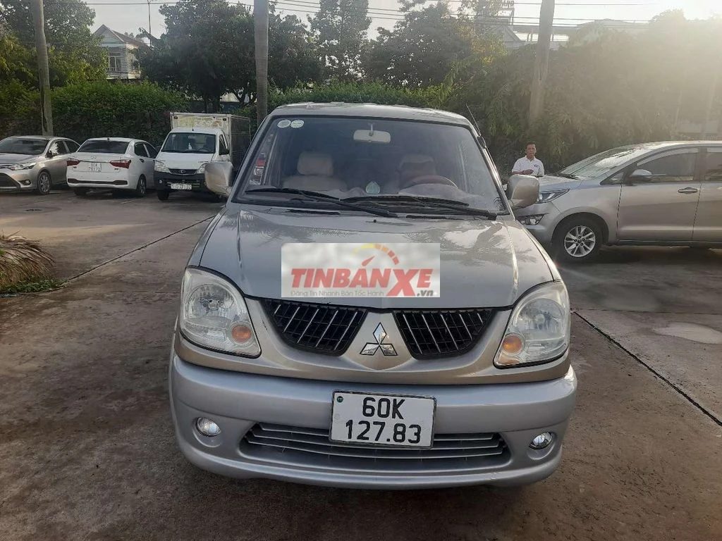 Mitsubishi Jolie 2004 Vàng cát 7 chỗ