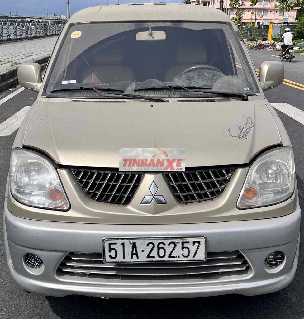 Mitsubishi Jolie 2006 8 chỗ Vàng cát