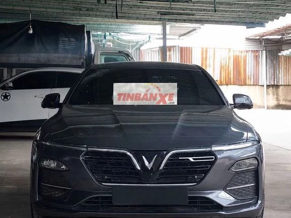 Vinfast Lux A Premium 2020 23000 km Xám