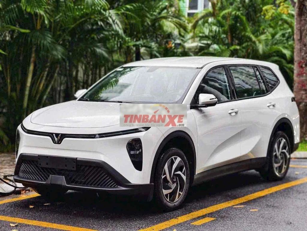 Limo Green | sẵn xe | mới 100% giao nhanh