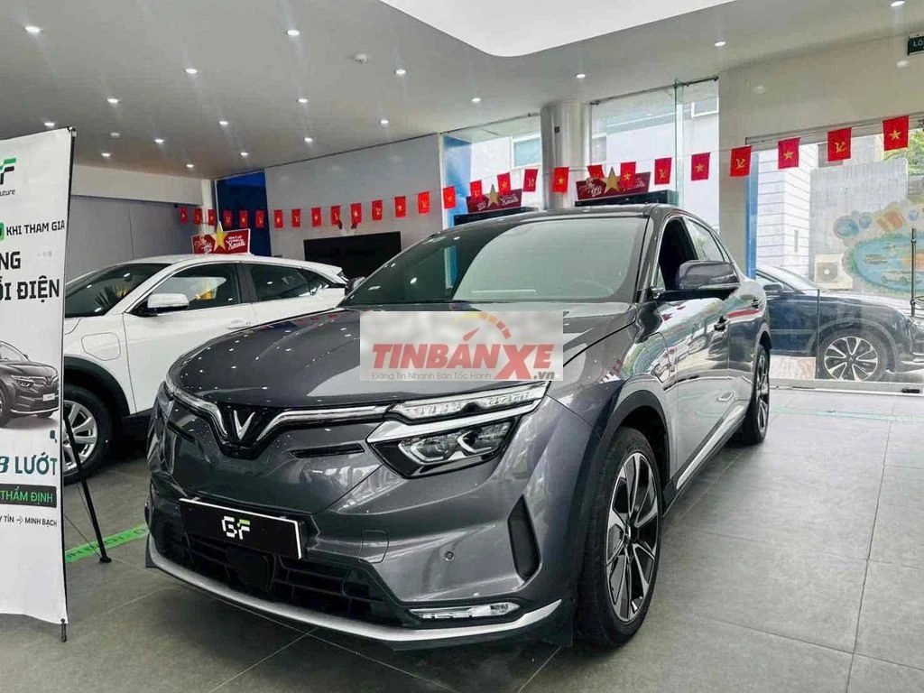 VinFast VF8 Lux 2023 - 350000 km