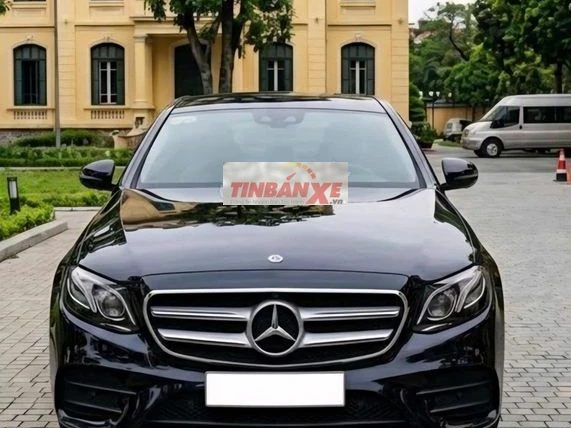 Mercedes E300 AMG 2019 Đen nâu siêu lướt