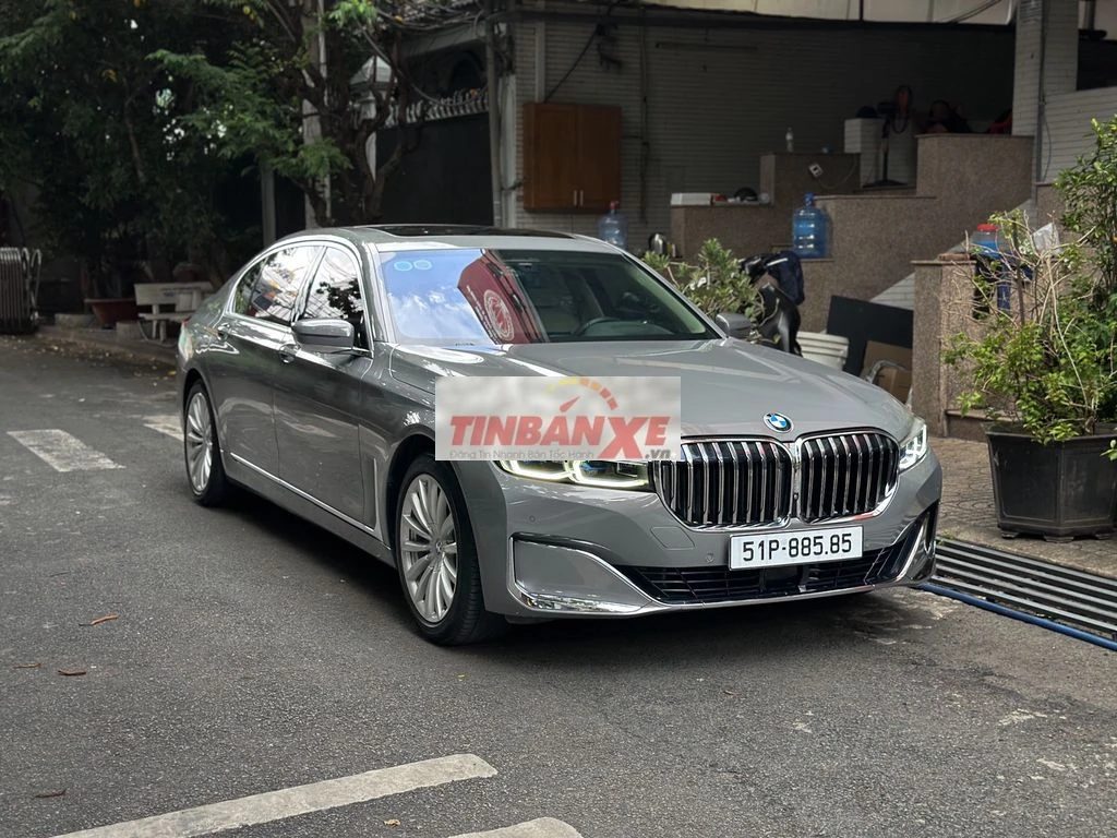 BMW 730Li Pure Excellence 2022