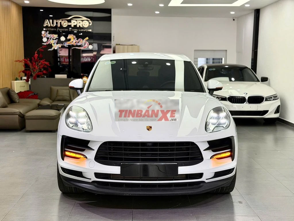 Porsche Macan model 2022