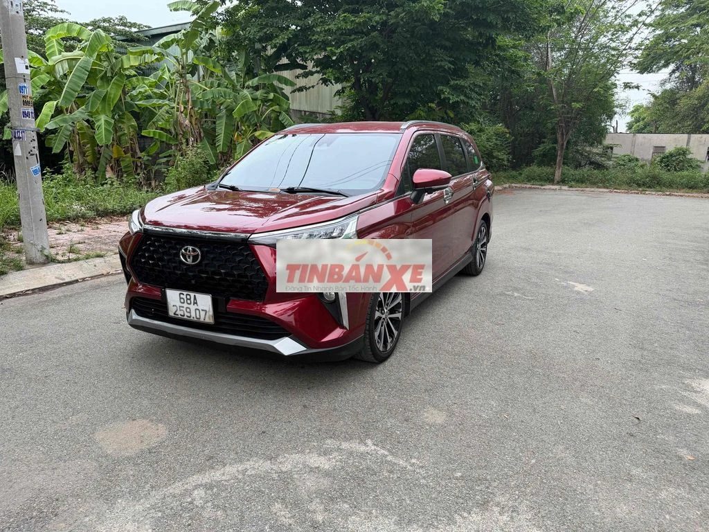Toyota Veloz Cross Top Đỏ 7 chỗ
