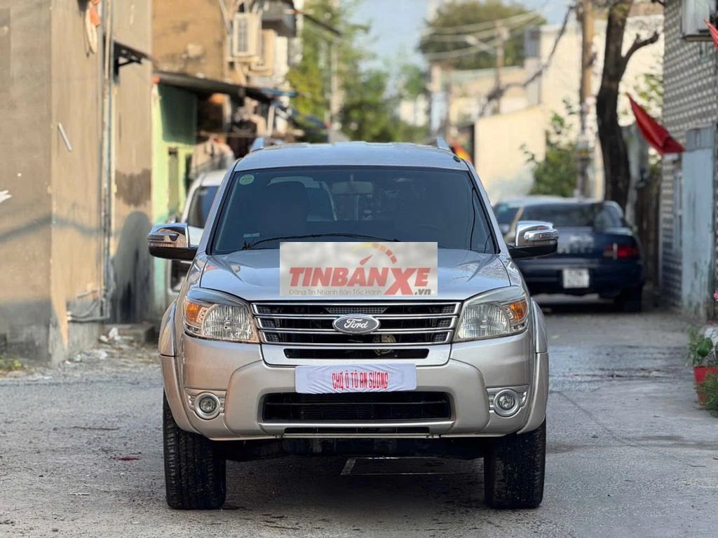 Ford Everest 2012 Hồng Phấn