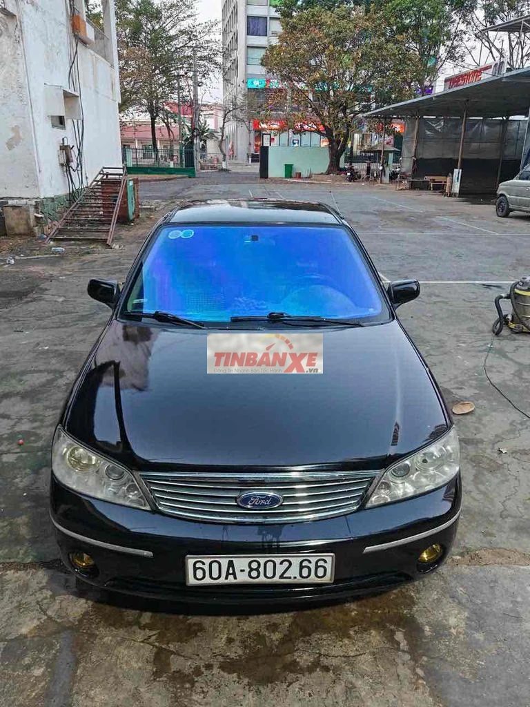 Ford Laser GHIA 1.8 Số sàn Đen