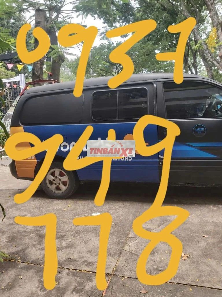 Hyundai Starex 6 chỗ Đen