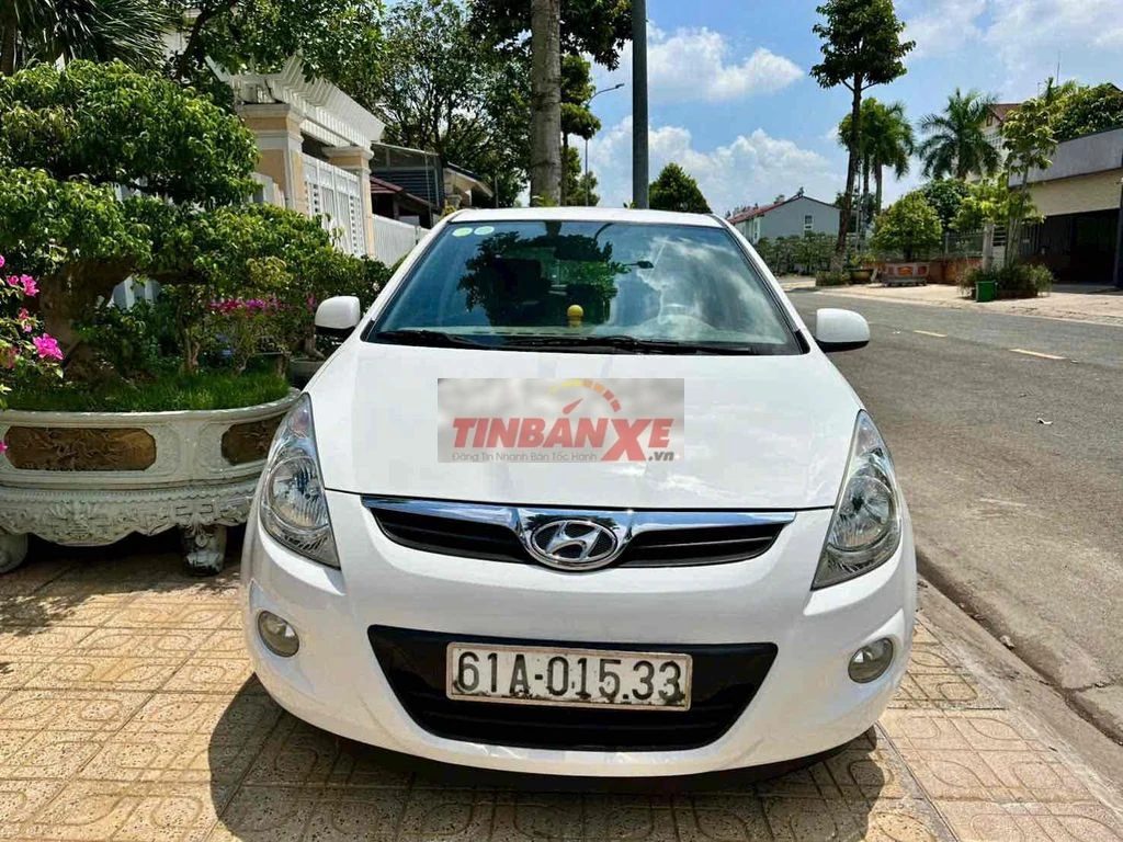 Hyundai i20 2011 1.4 AT 100000 km Trắng