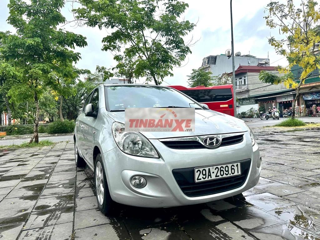 Hyundai i20 2011 Bạc 13 vạn km