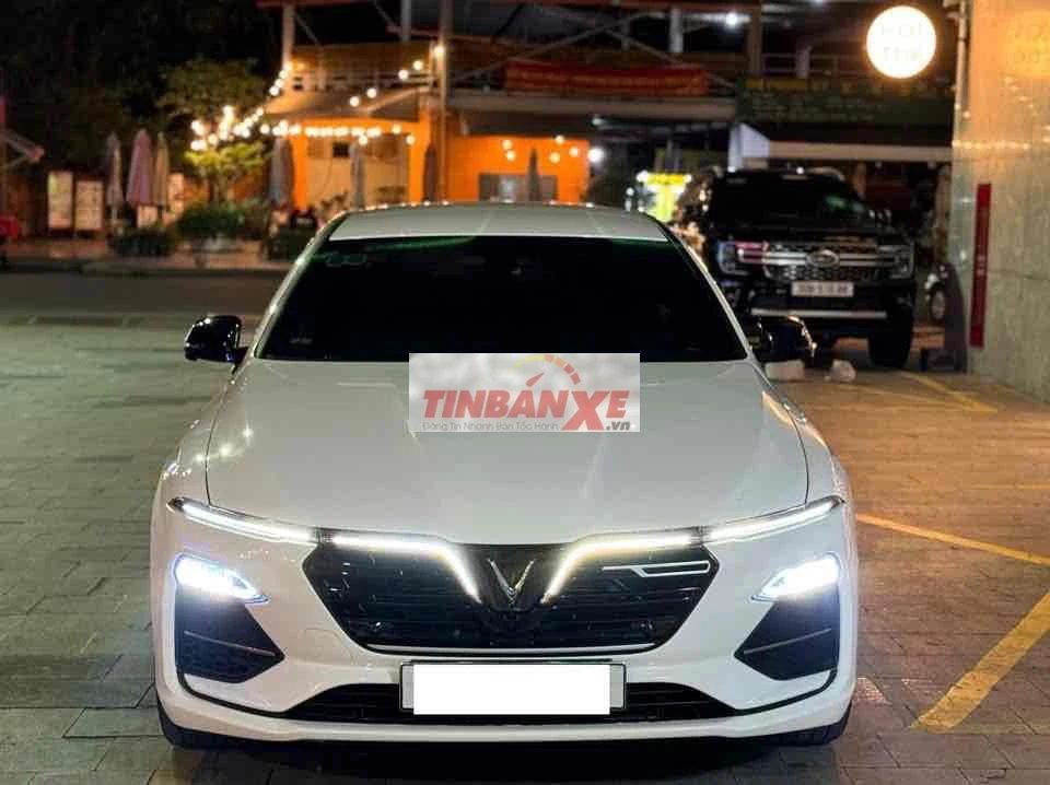 VinFast Lux A 2.0 Plus 2022 46000 km Trắng