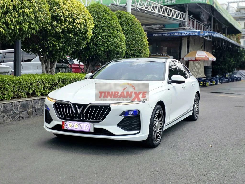 Vinfast Lux A Base 2022 Trắng 100tr phụ kiện