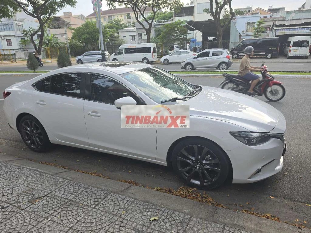 Mazda 6 2017 2.0 90000 km sạch đẹp.