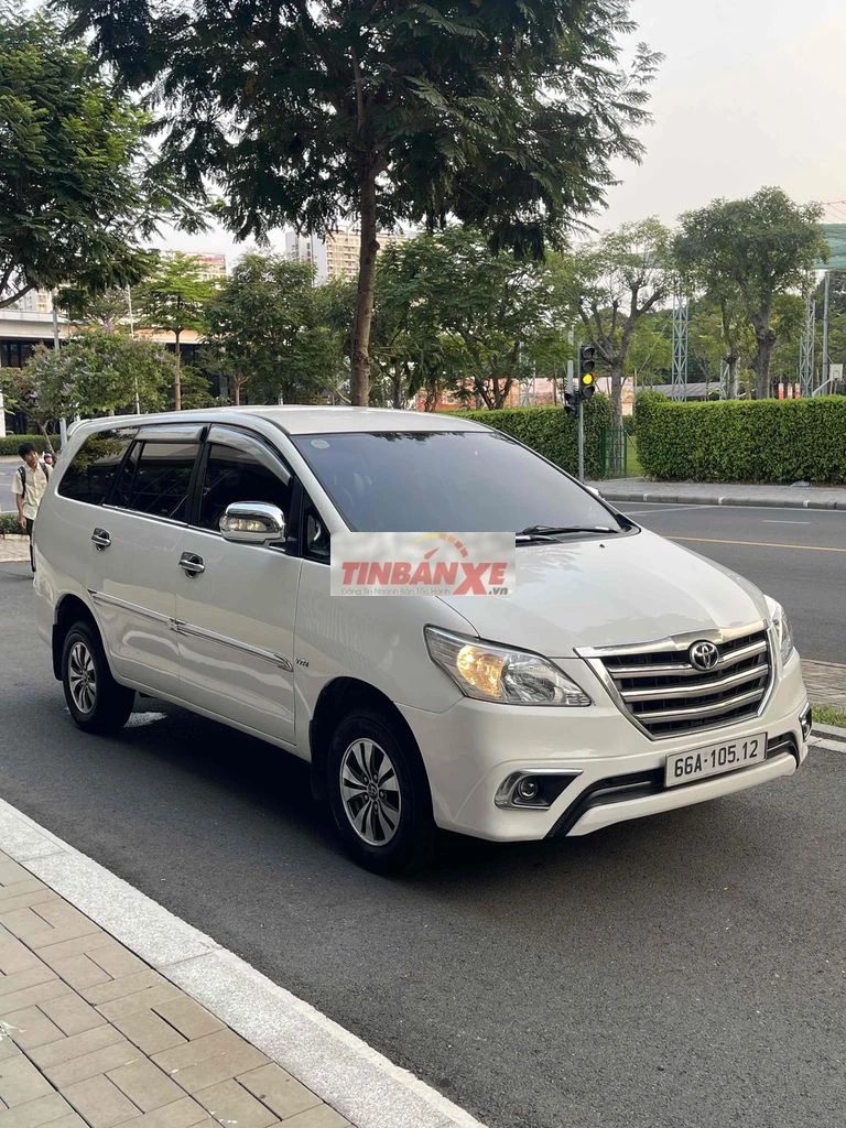 Toyota Innova 2014 Trắng Da
