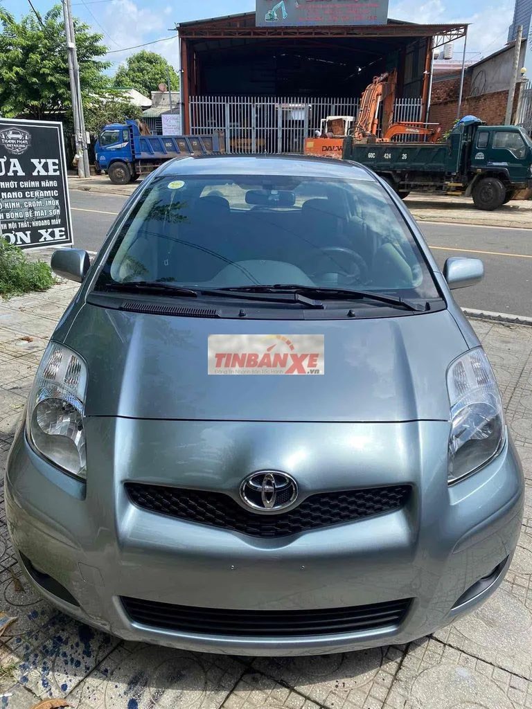 Toyota Yaris 2010 1.3AT Tự động Xám