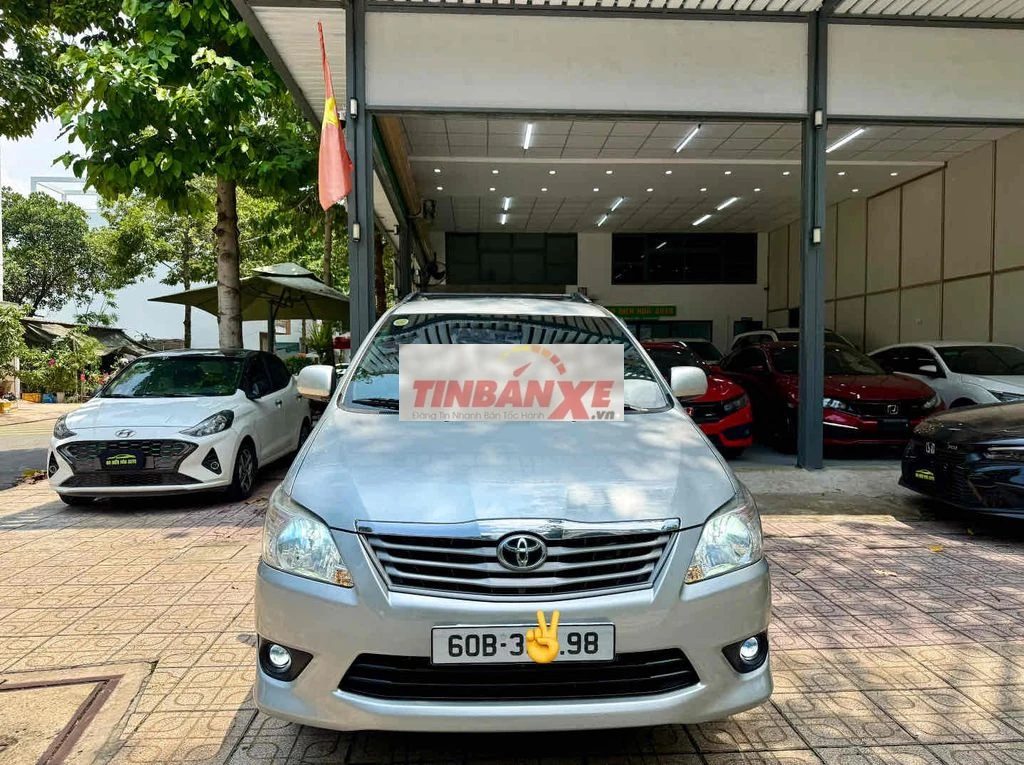 Toyota Innova E 2014 Số sàn Bạc 57.000 km