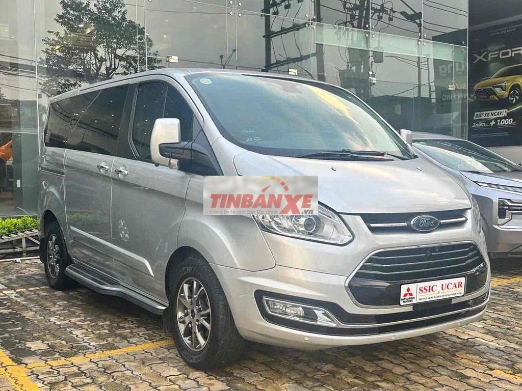 Ford Tourneo Titanium 2019 29.000km Bạc