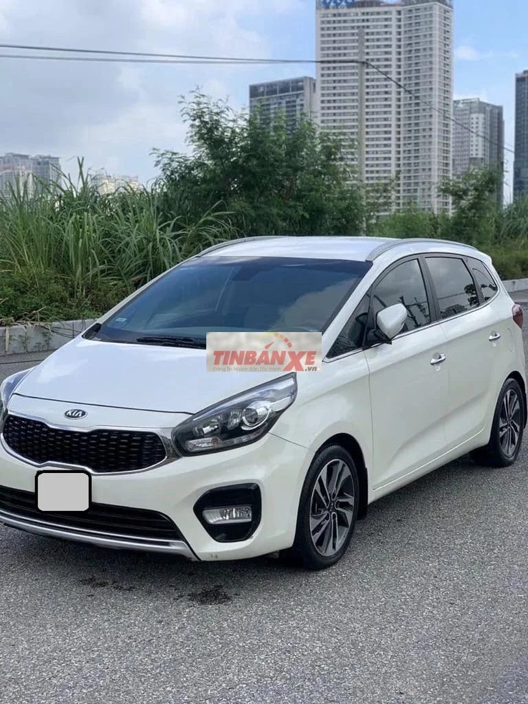 Kia Rondo DAT 2018 máy dầu số tự động màu trắng