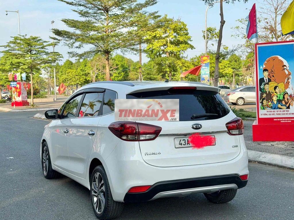 Kia Rondo 2017 máy dầu 7 chỗ