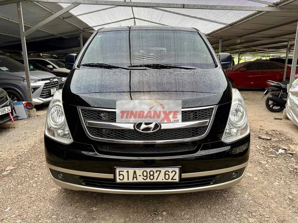 Hyundai Starex 2014 2.4AT Đen 9 chỗ
