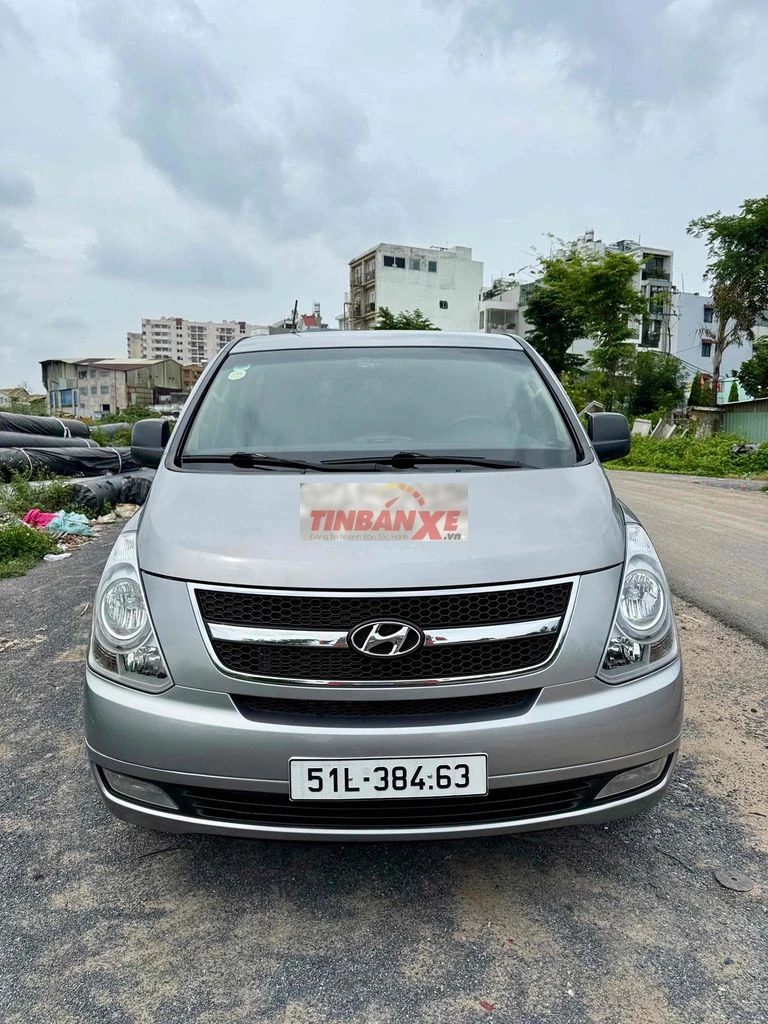 Hyundai Starex 2014 9 chỗ Bạc