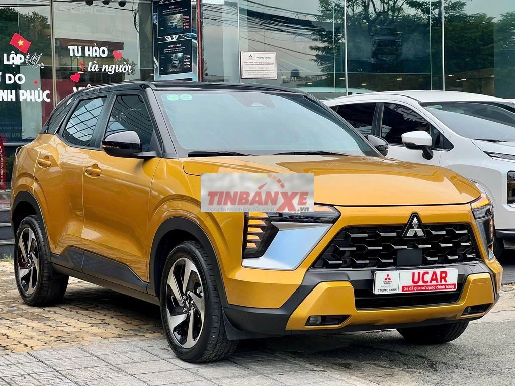 Mitsubishi XFORCE Ultimate 2025 Vàng/Đen