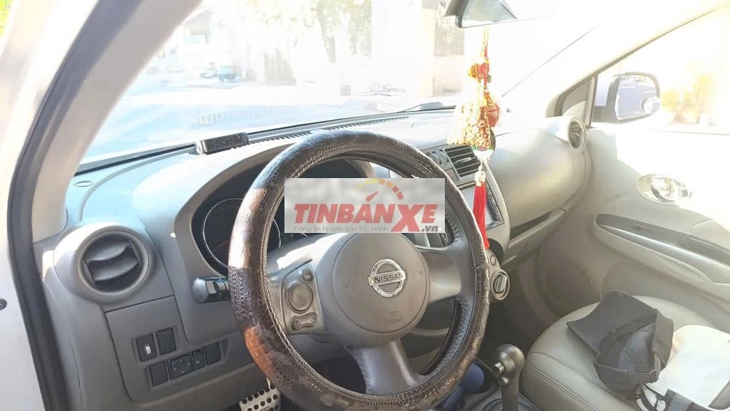 Nissan Sunny 2015 XV 200.000 km Trắng