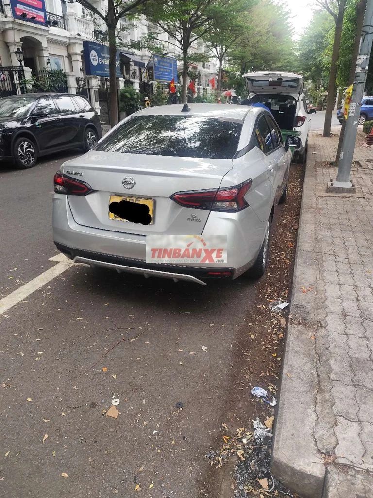 Nissan Almera 2021 Bạc