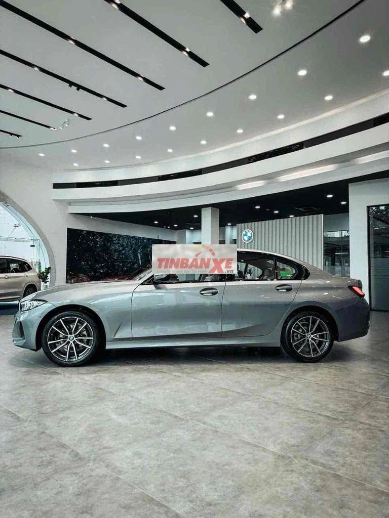 Mới 100% BMW 320i Sport Line Xám 2025