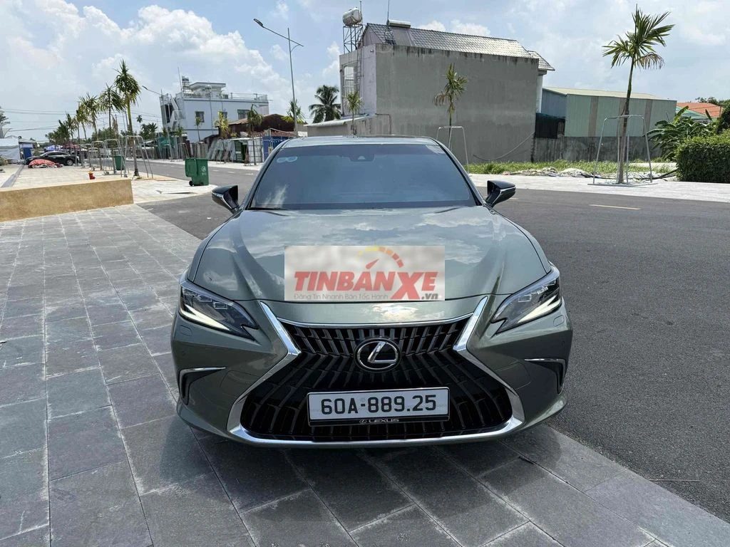 Lexus ES 250 2023 Xám 25.000 km