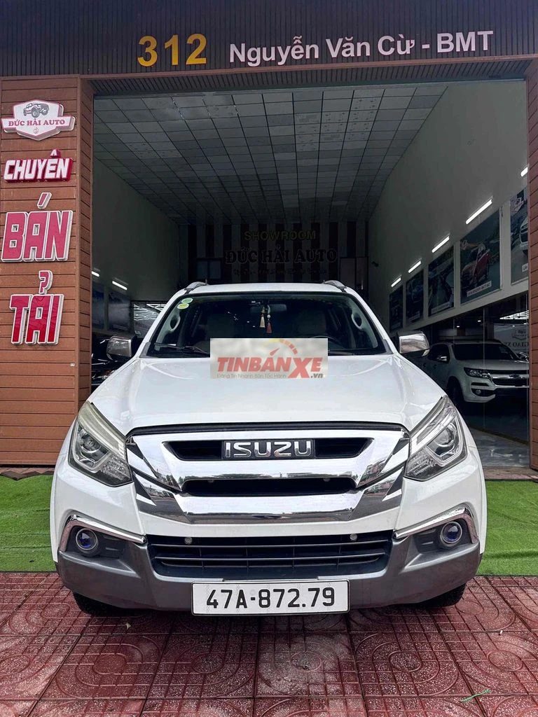 Isuzu Mu-X màu Trắng số sàn