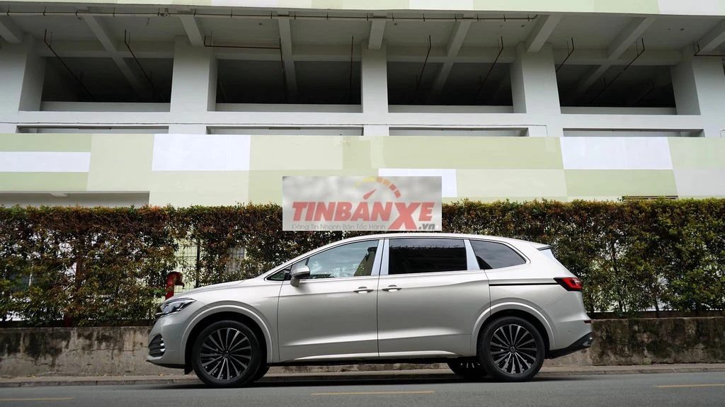 Volkswagen Viloran xe đủ màu giao ngay ưu đãi tốt