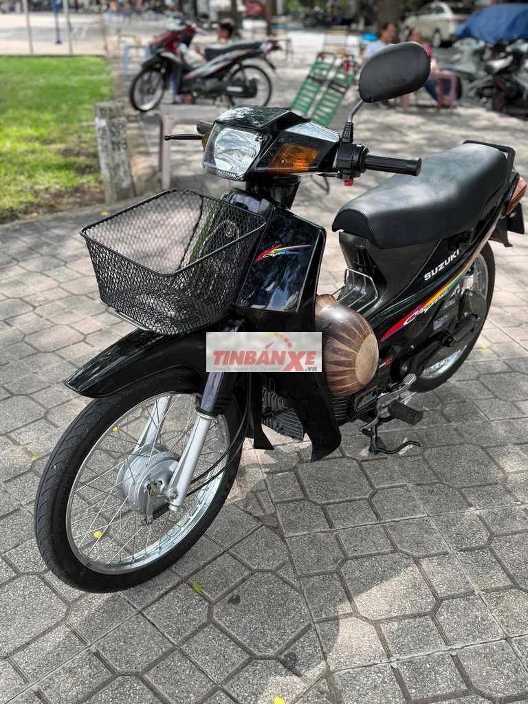 Suzuki Crystal Đen