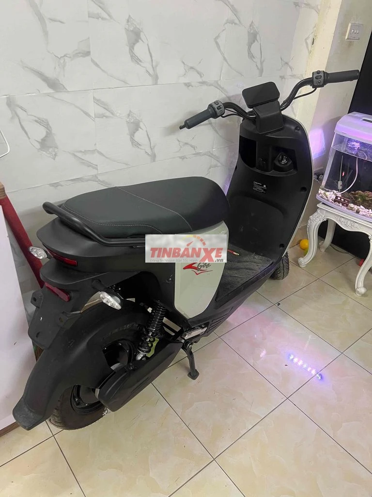 Xe máy điện Zgoo Trắng 1016 km