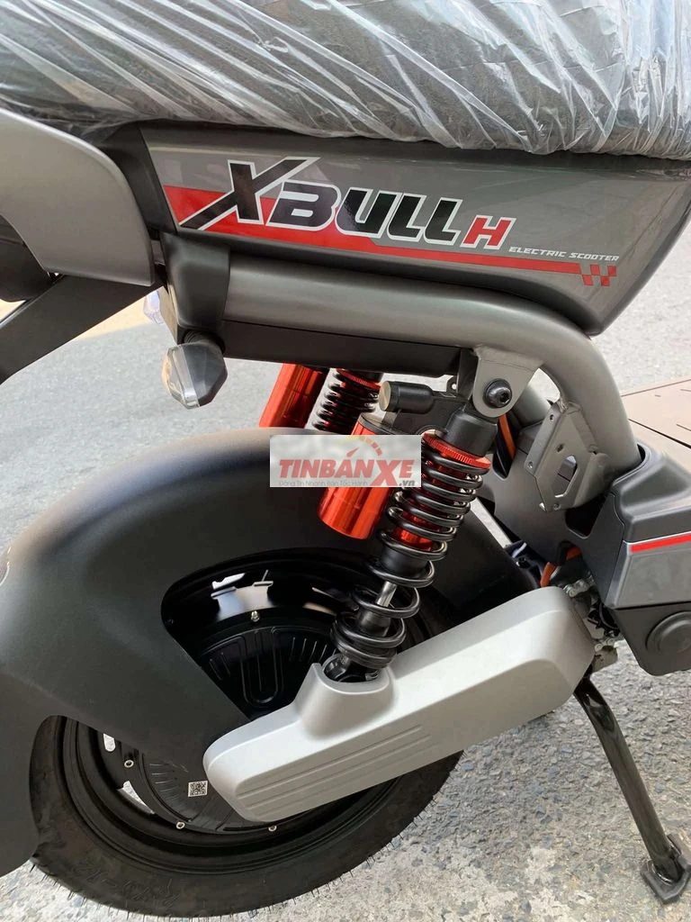 Xe máy điện Yadea Xbull H Xám
