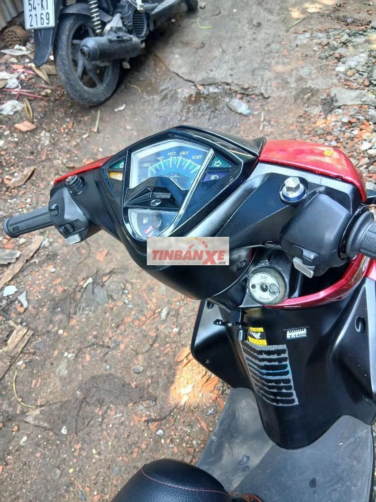 Yamaha Luvias FI 2016 Đỏ đen