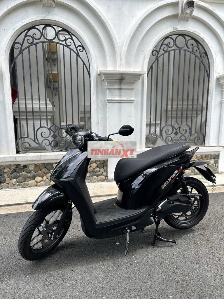 Xe máy điện Datbike Quantum S1 Đen 15000 km