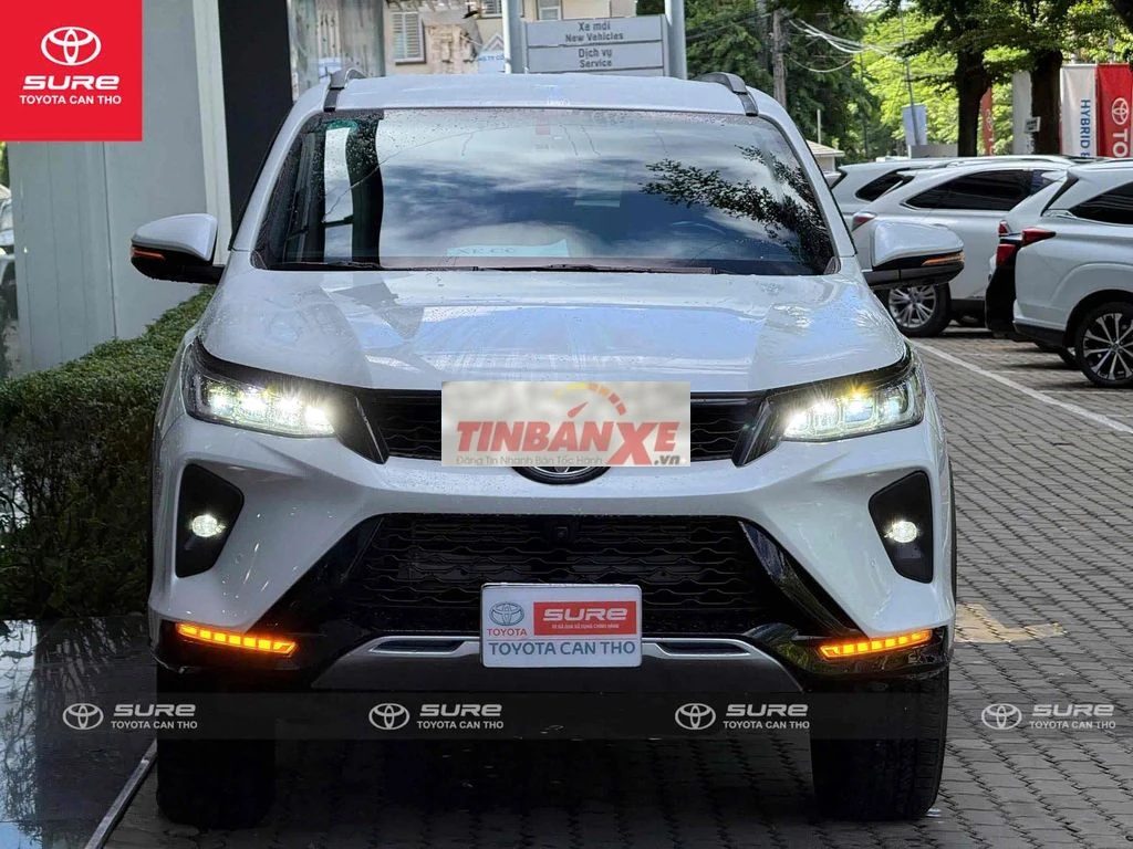 Toyota Fortuner Legender 2022 siêu lướt 6.000 km