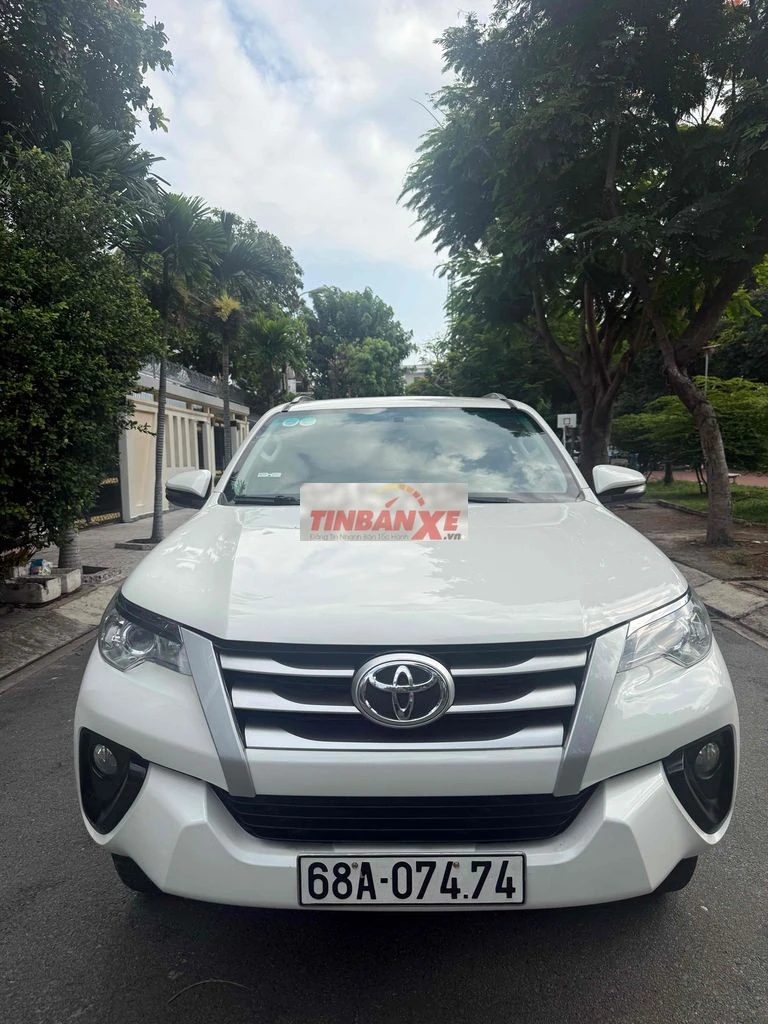 Toyota Fortuner MT 2017 Máy dầu Số sàn Trắng
