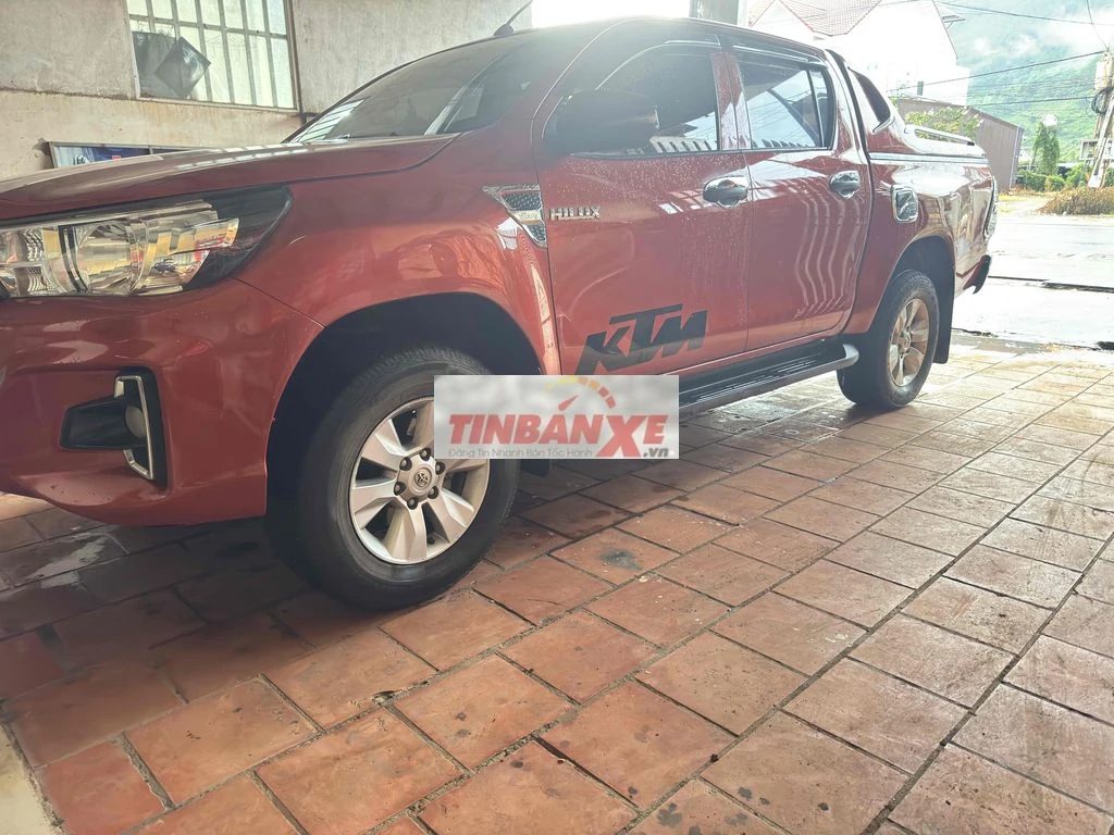 Toyota Hilux 2019 Cam Thái Lan