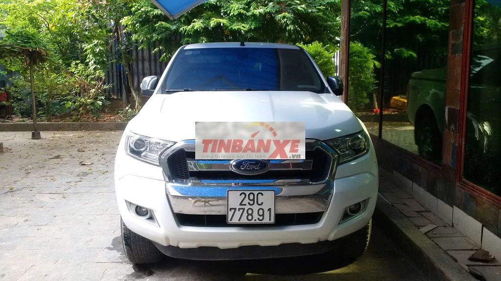 Xe Gia Đình Ford Ranger 2 cầu Trắng Mạ Crom