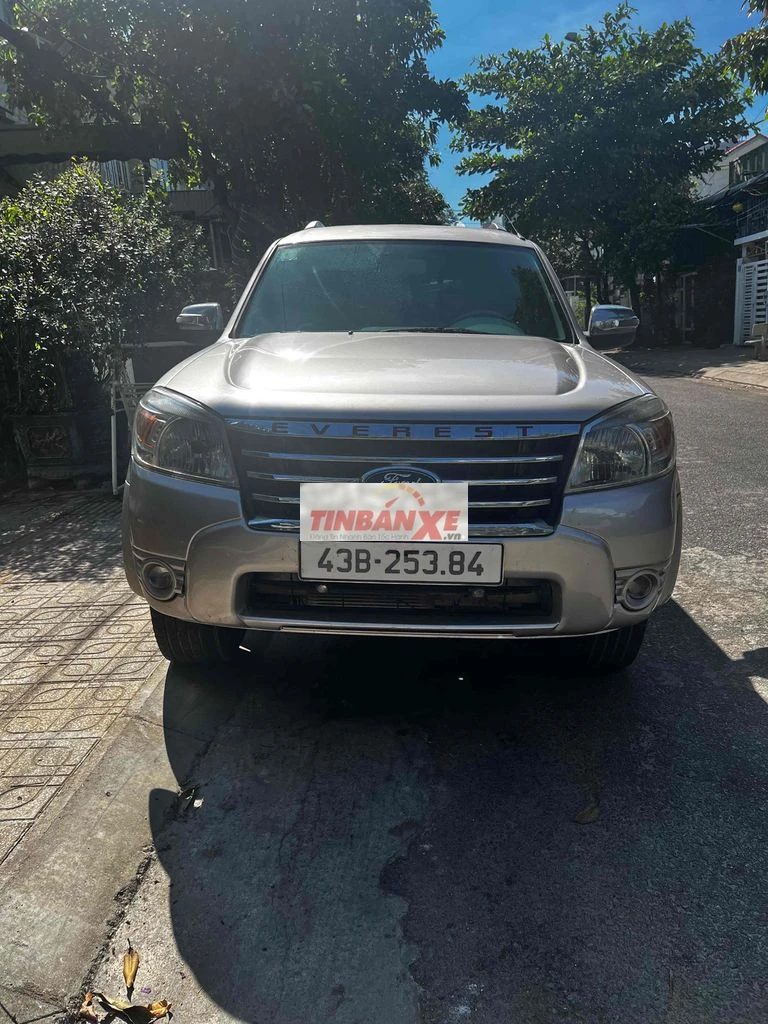 Ford Everest Bạc Gia đình